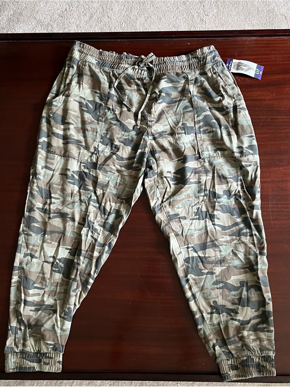 GAP Women's Green Camouflage Joggers